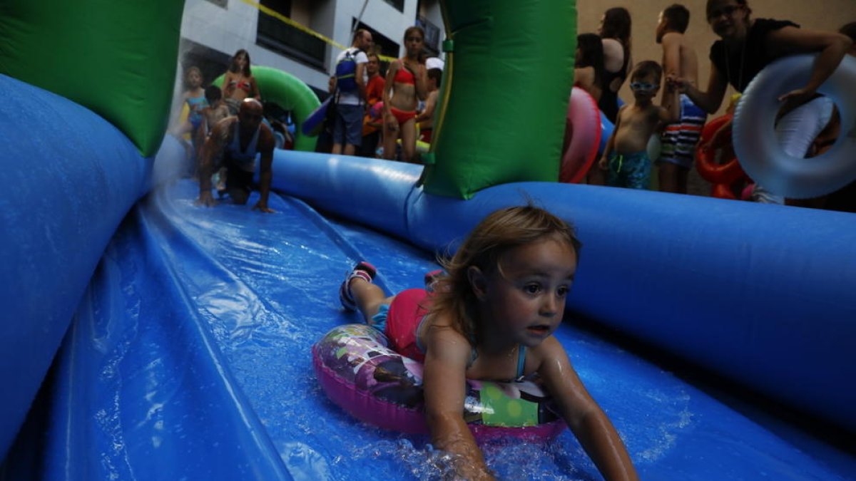 Sant Julià de Lòria mantindrà un dels tobogans d'aigua fins a la tardor