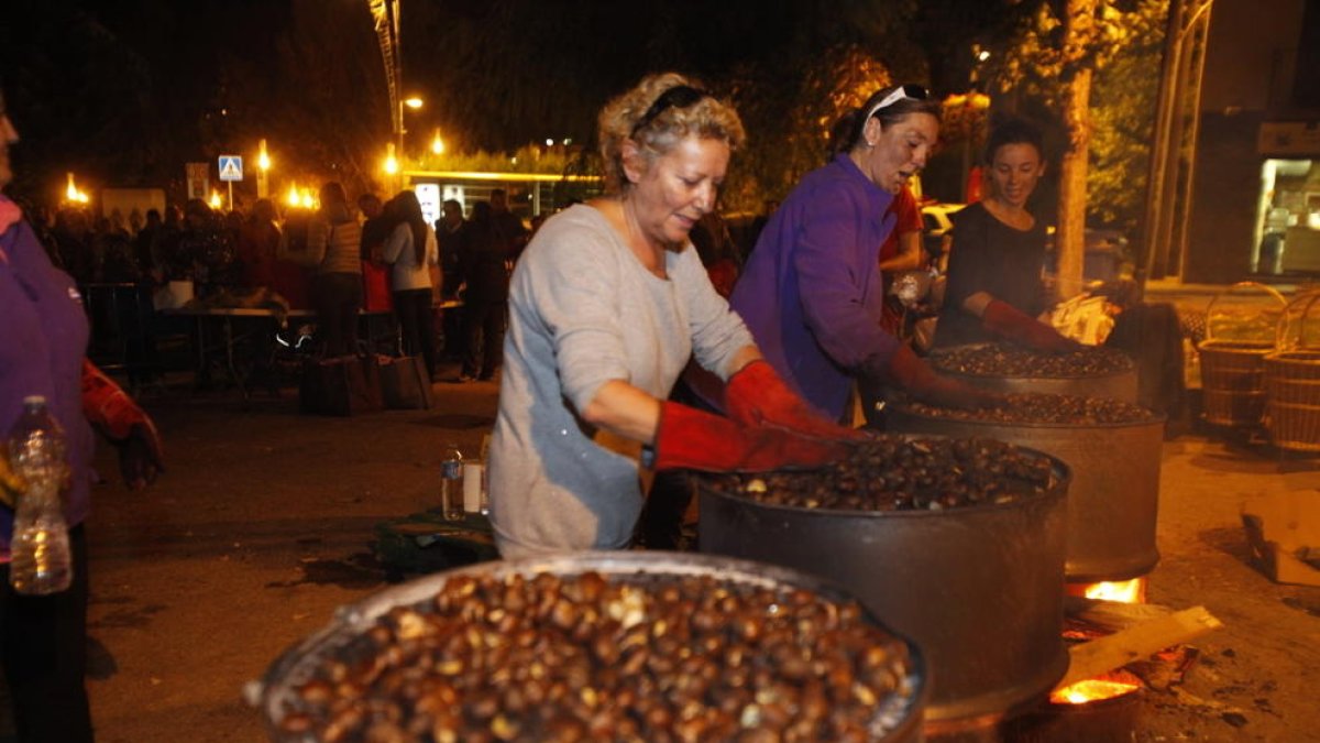 Castanyada popular al Pas de la Casa i a Encamp