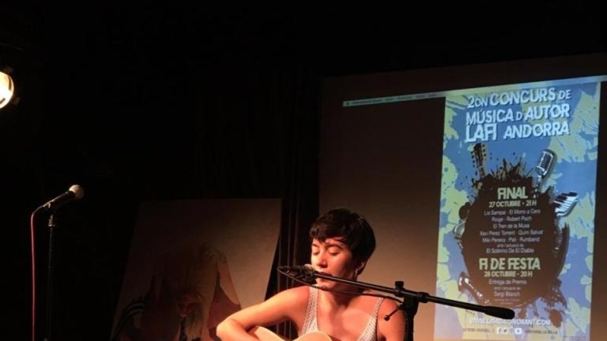 Lia Sampai, cantautora