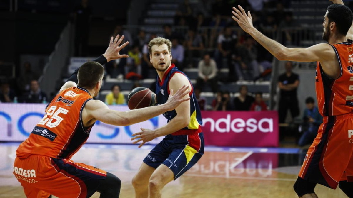 El Barça Lassa s'avança al Tenerife per fitxar Jaka Blazic