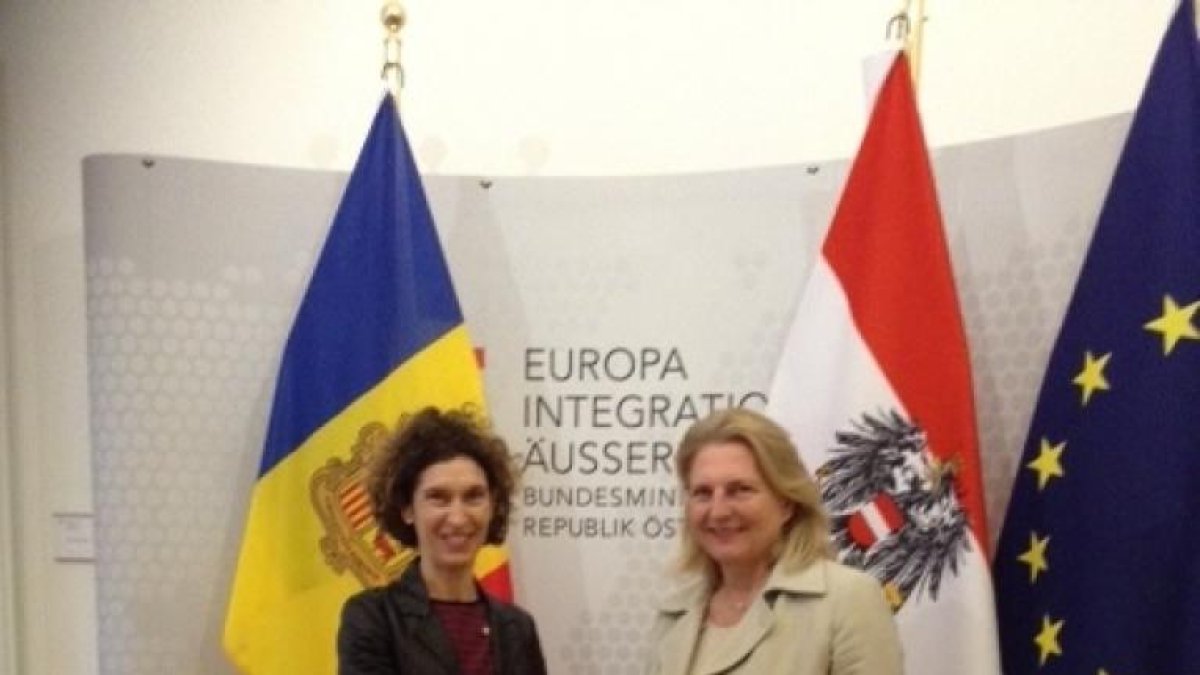 Ubach visita la seva homòloga austríaca