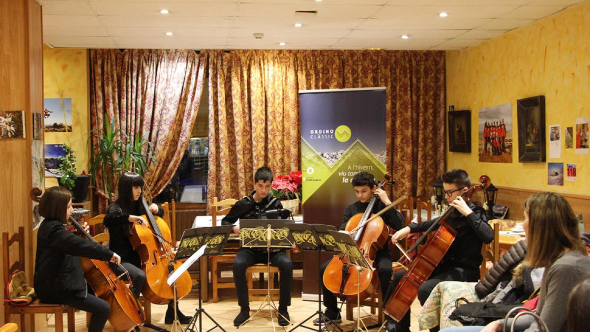 Tret de sortida del cicle música a la tassa