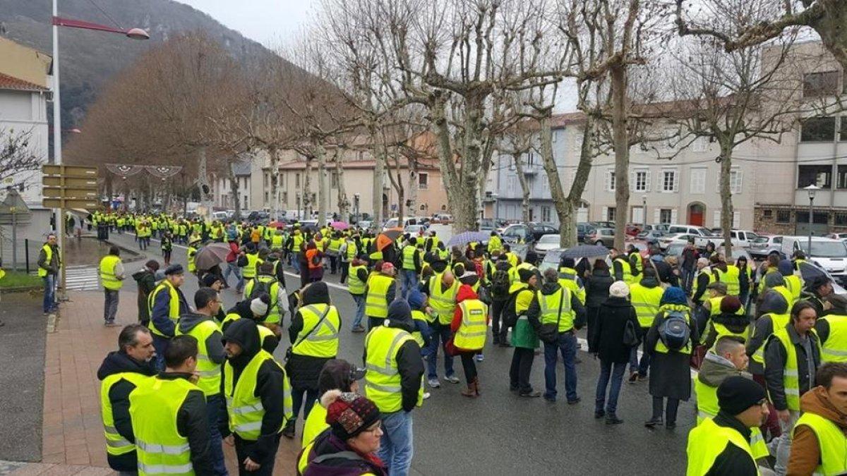 Els Armilles Grogues voten no bloquejar la frontera del Pas