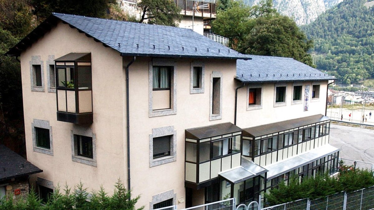 Dubtes sobre els pisos de lloguer per als menors 
de la Gavernera