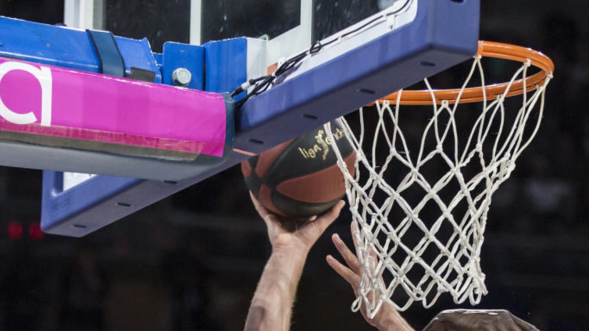 El Reial Madrid apallissa el Baskonia (74-91)