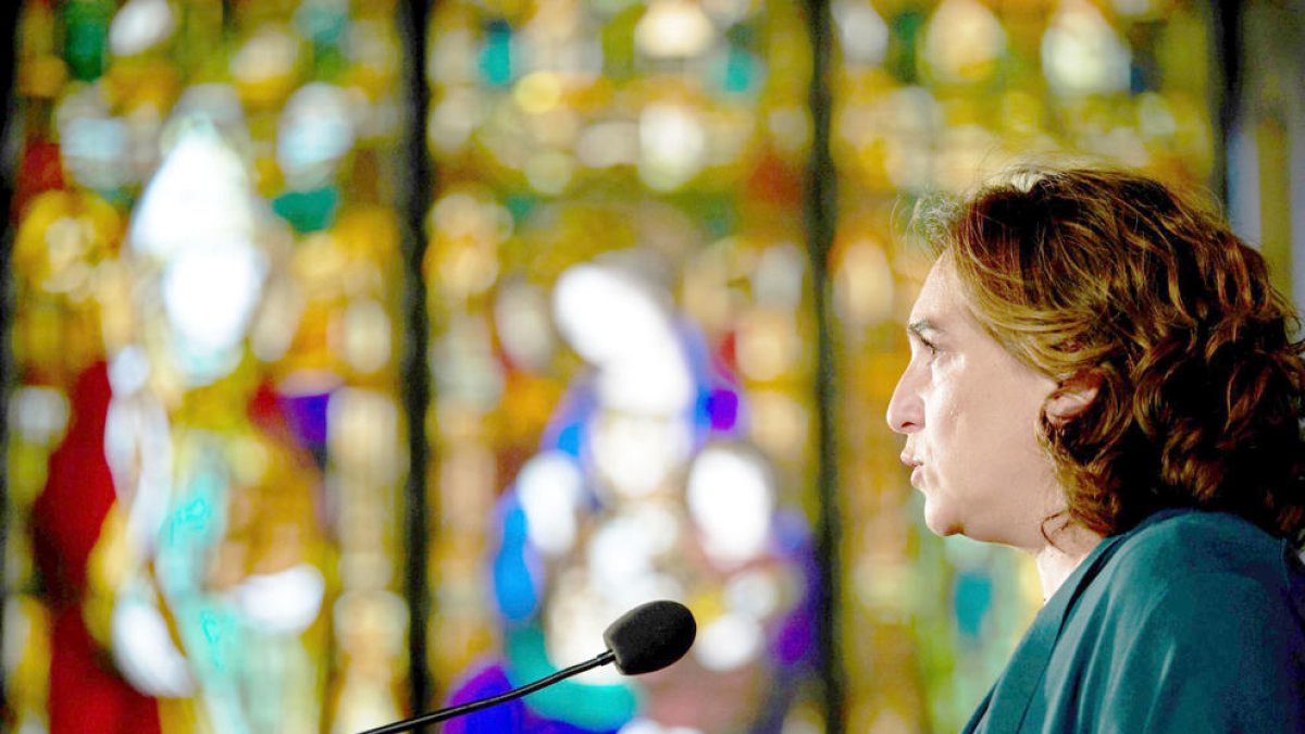 L'alcaldessa de Barcelona recorda les víctimes dels atemptats del 17-A