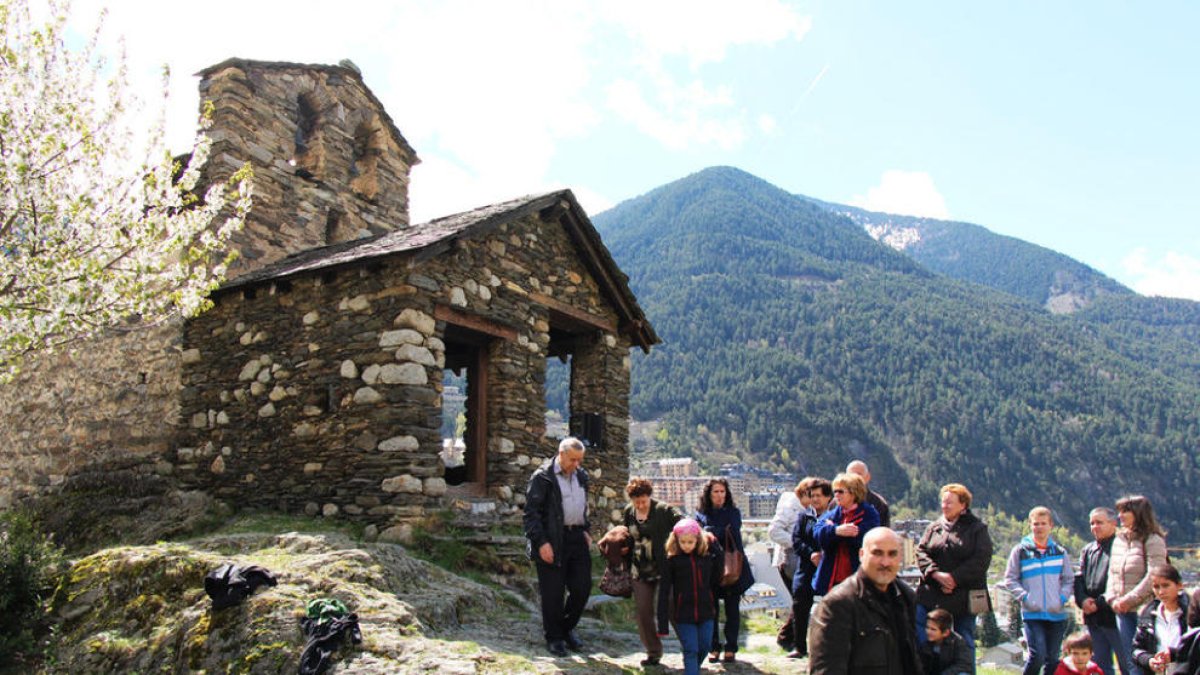 Esglésies romàniques obertes “de bat a bat”