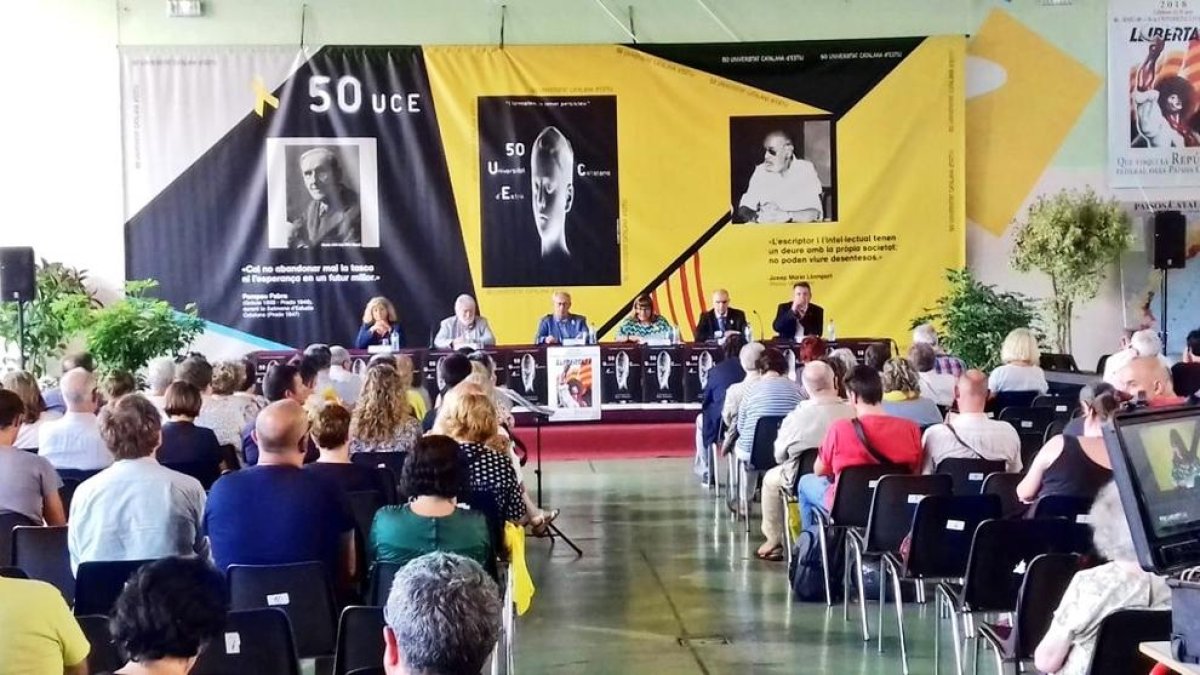 La crítica feminista arriba a Prada en la Diada Andorrana