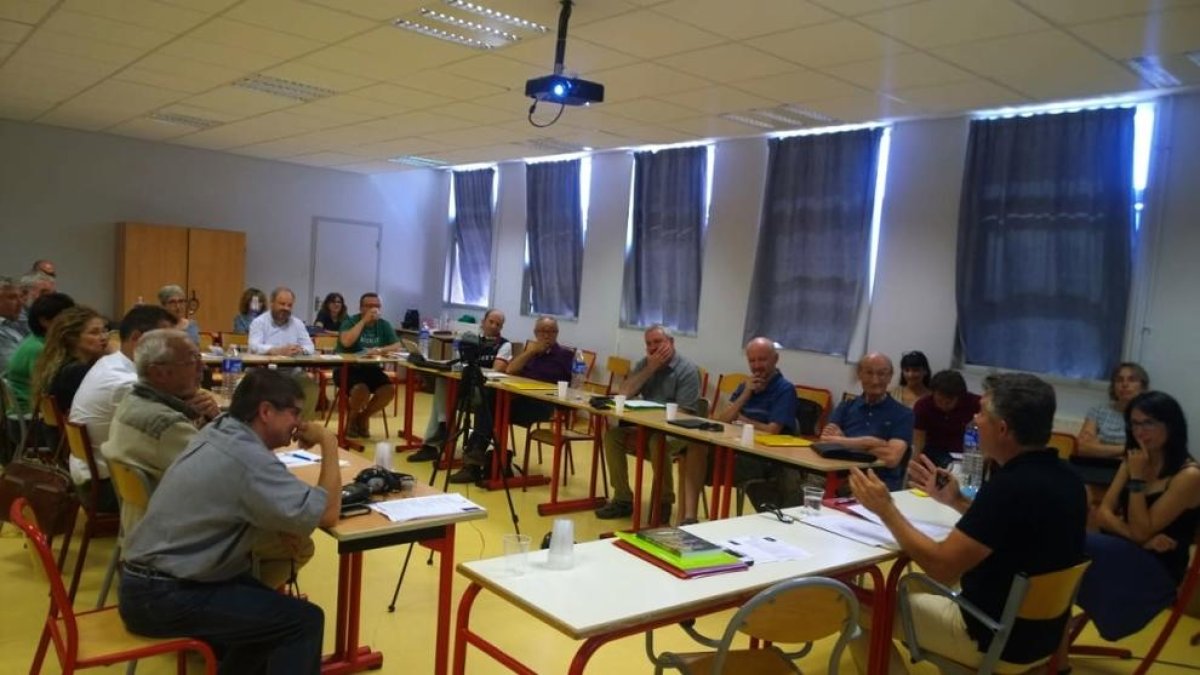 El síndic veu difícil avançar les eleccions al desembre