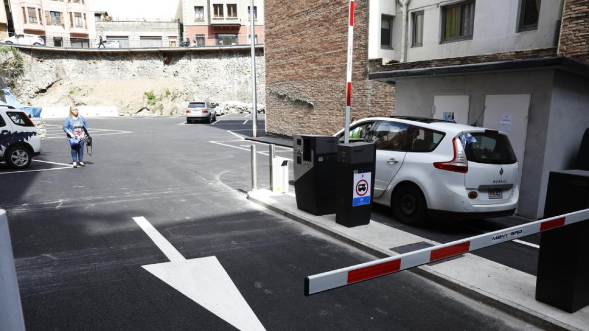 La targeta d'aparcament unida, al desembre a Escaldes i Encamp
