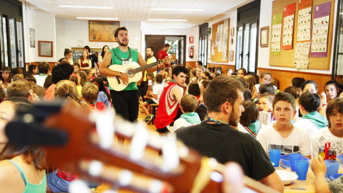 AINA organitza un curs de monitors per a joves