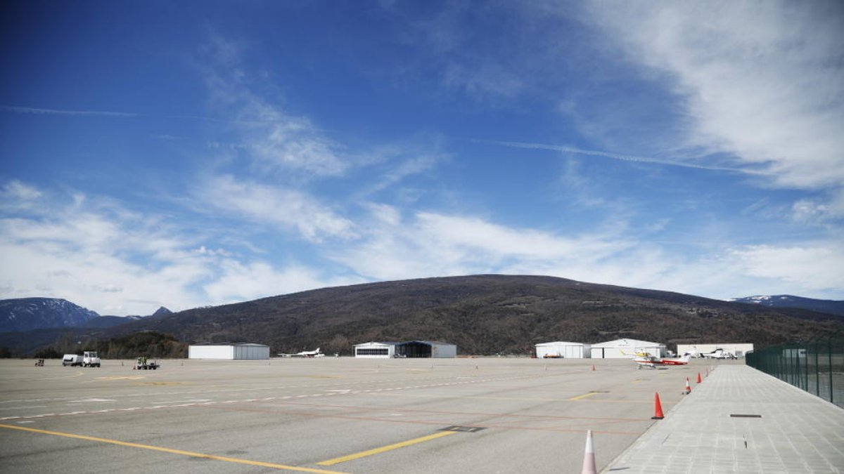 Investiguen un accident d'un ultralleuger a l'aeroport de la Seu