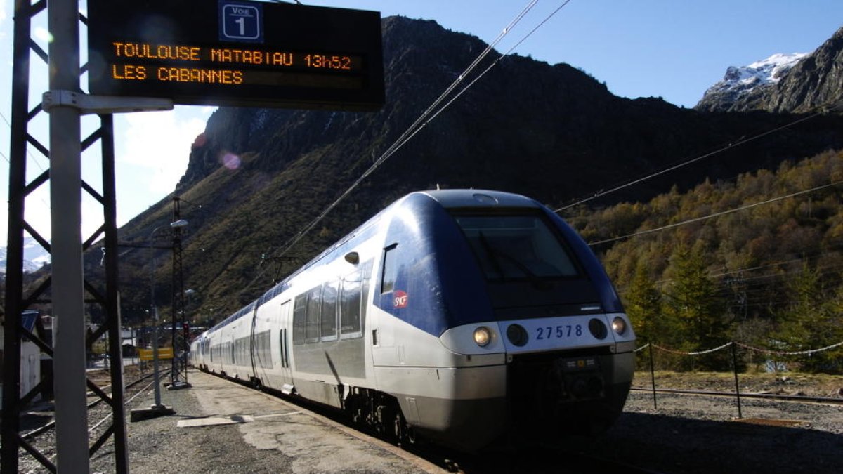 L'oposició dubta de la viabilitat del tren del Pas de la Casa a França