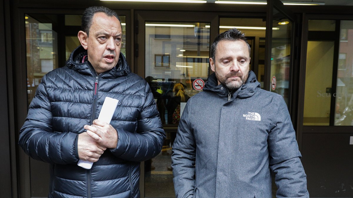 Els sindicats de bombers reclamen contra la mútua