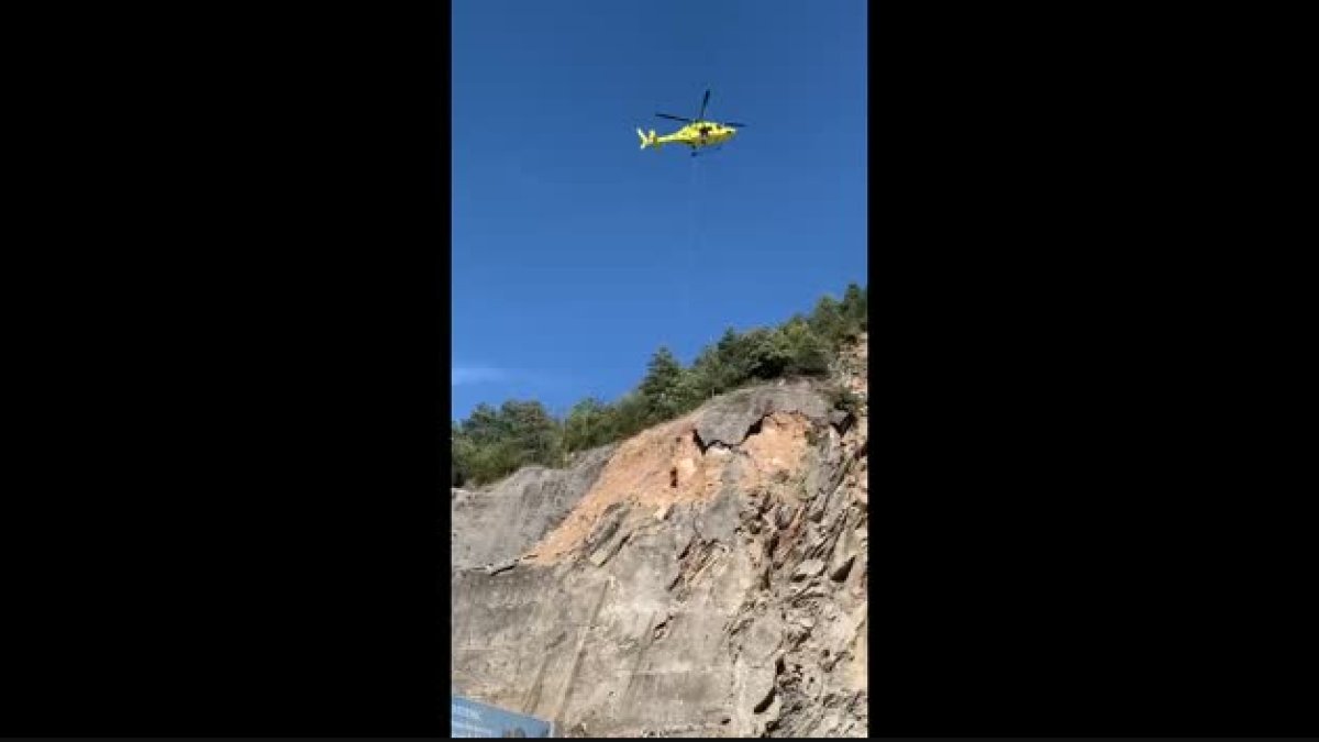 L'helicòpter i bombers a la zona