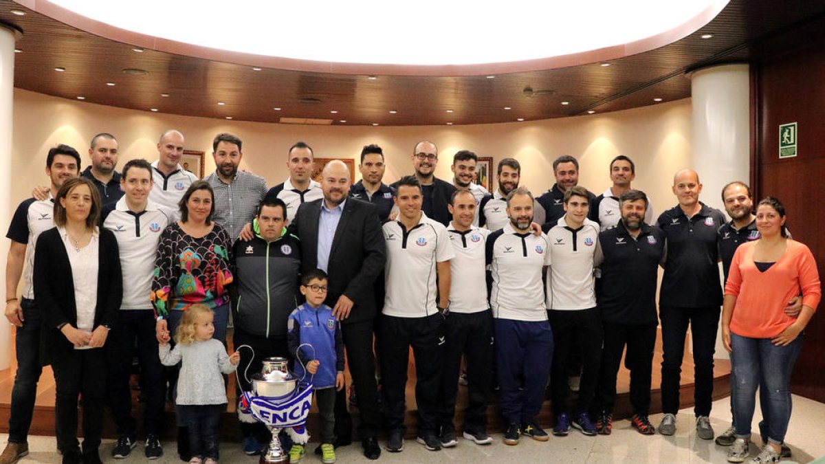 El Sideco Encamp, rebut pel comú amb motiu del desè títol de lliga consecutiu