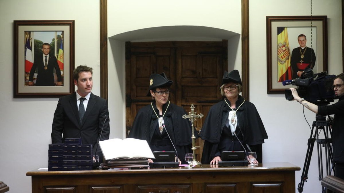 Roser Suñé es converteix en la primera síndica general