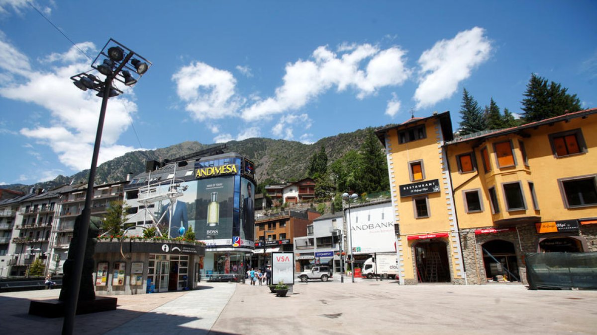 El comú es replanteja la reforma de la Rotonda