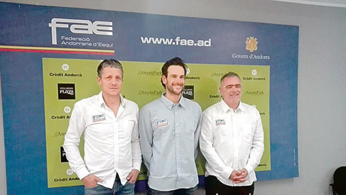 La FAE es reestructura amb dues direccions tècniques