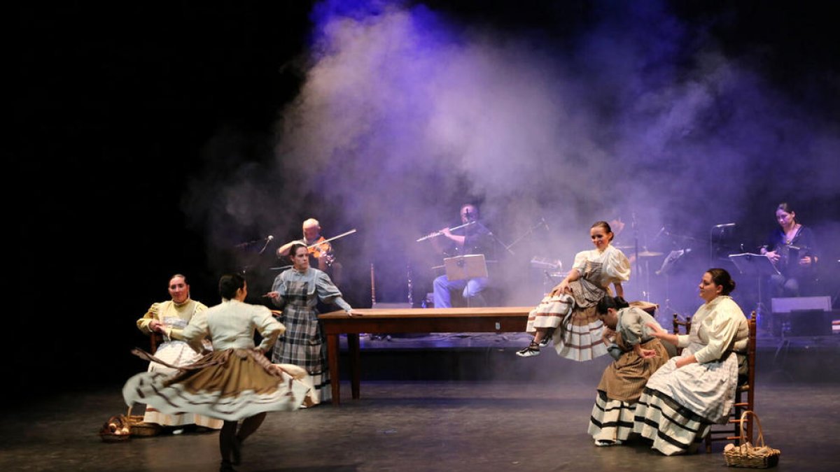 Intercanvi dels esbarts Laurèdia i Marboleny