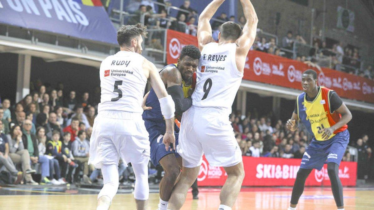 El Madrid desborda el MoraBanc