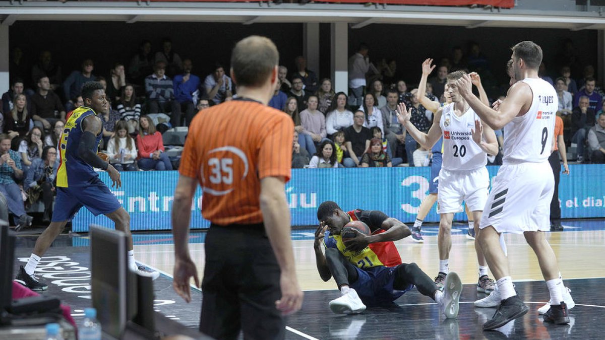 El Madrid desborda el MoraBanc