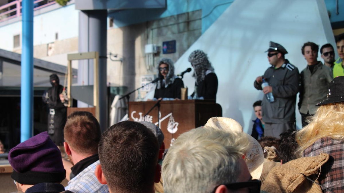 La política marca el clàssic judici als contrabandistes