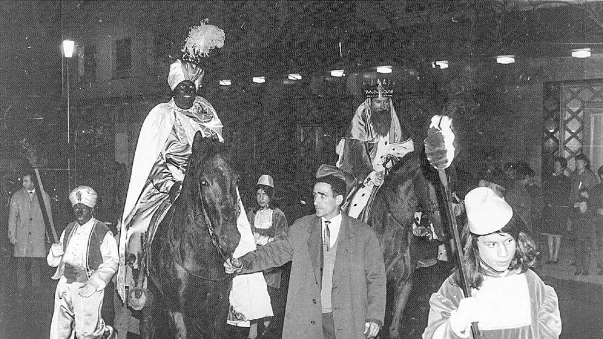Primeres imatges de la cavalcada dels Reis d'Escaldes