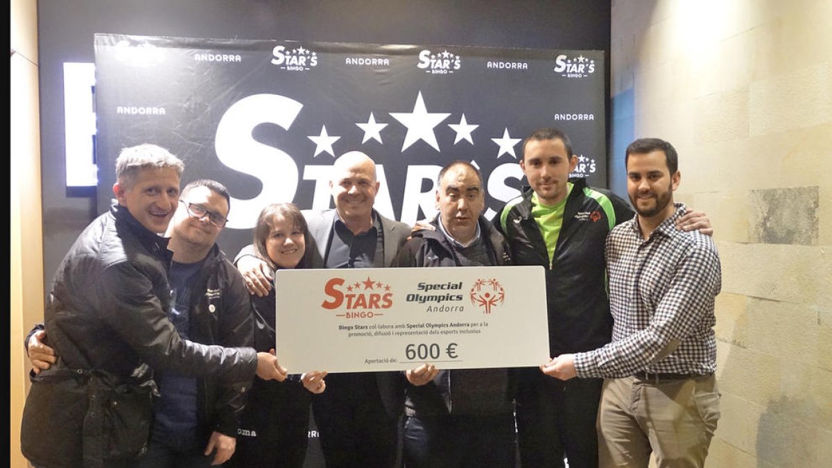 Bingo Stars dona 600 euros a Special Olympics