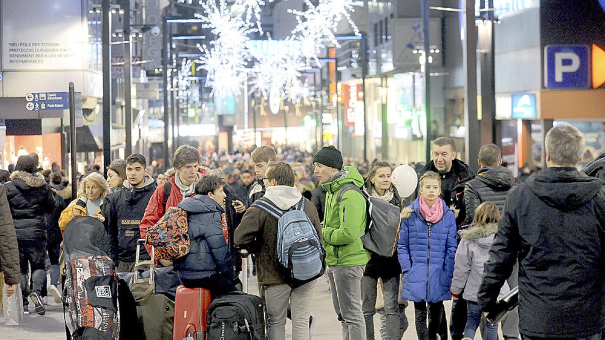 Lleugera caiguda de les pernoctacions als hotels durant l'any passat