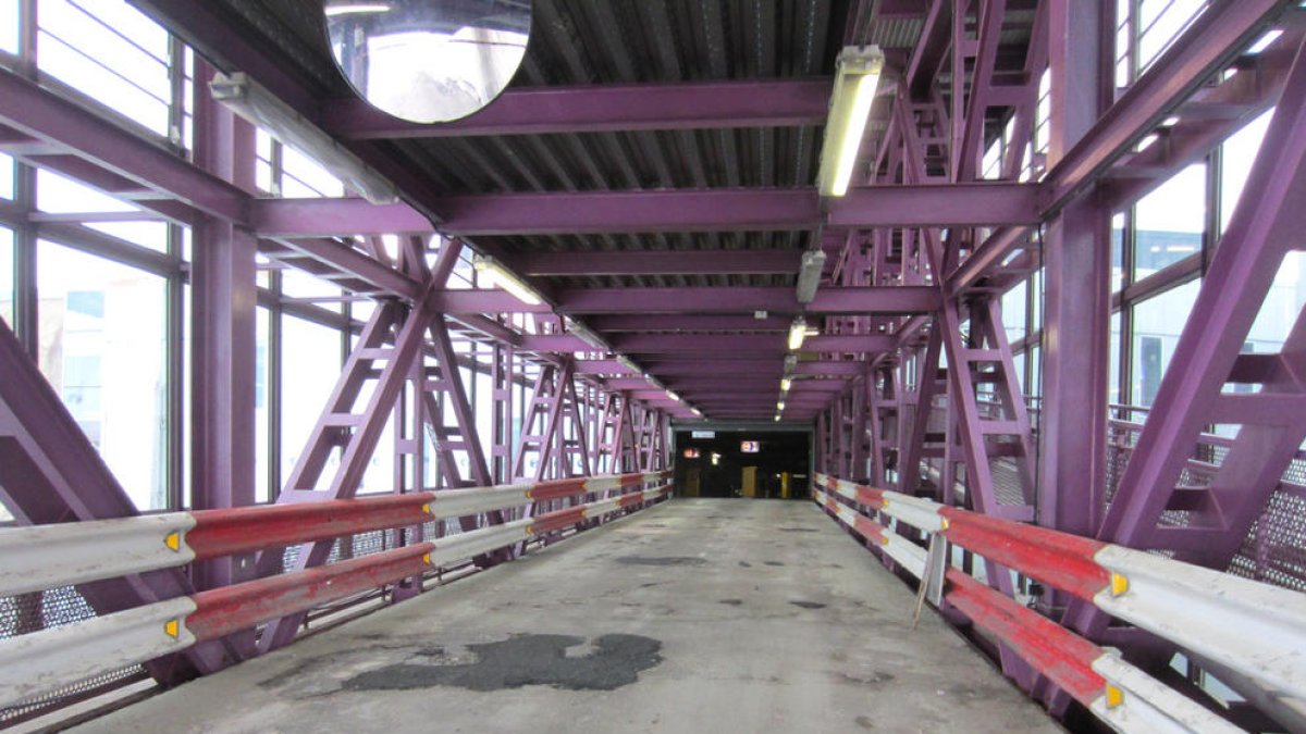 Reformar la passarel·la del centre esportiu costa 500.000 euros