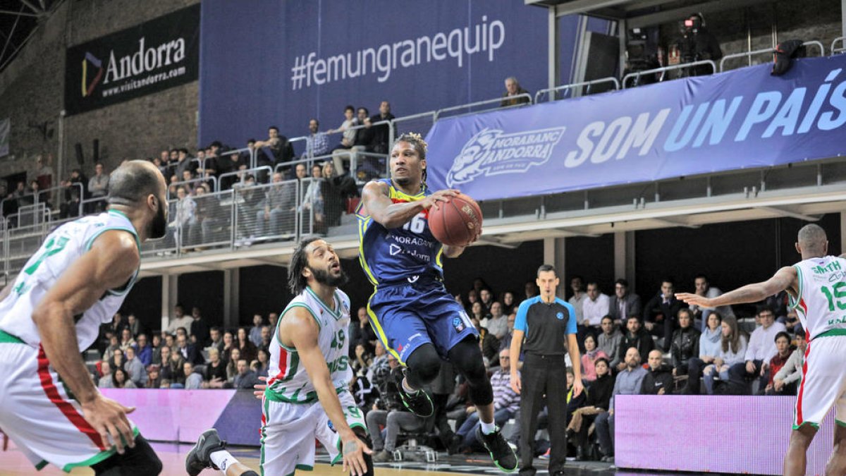 Segon triomf i lideratge al Top-16 (86-80)
