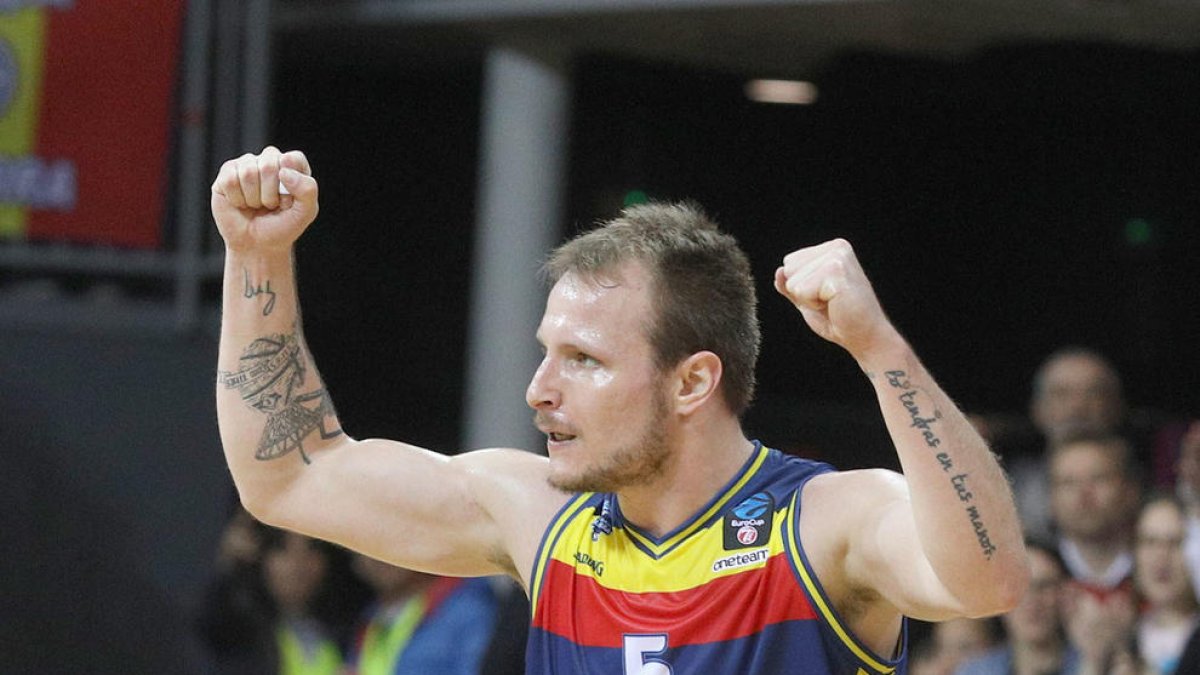 El MoraBanc força el tercer partit després d'una gran segona part (98-79)