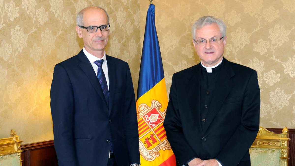 Pintat no vol pactes i facilita l'acord entre demòcrates i liberals