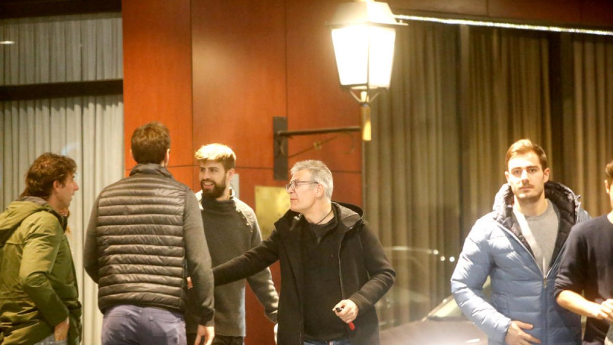 Piqué explica a tècnics i jugadors el projecte per a l'FC Andorra