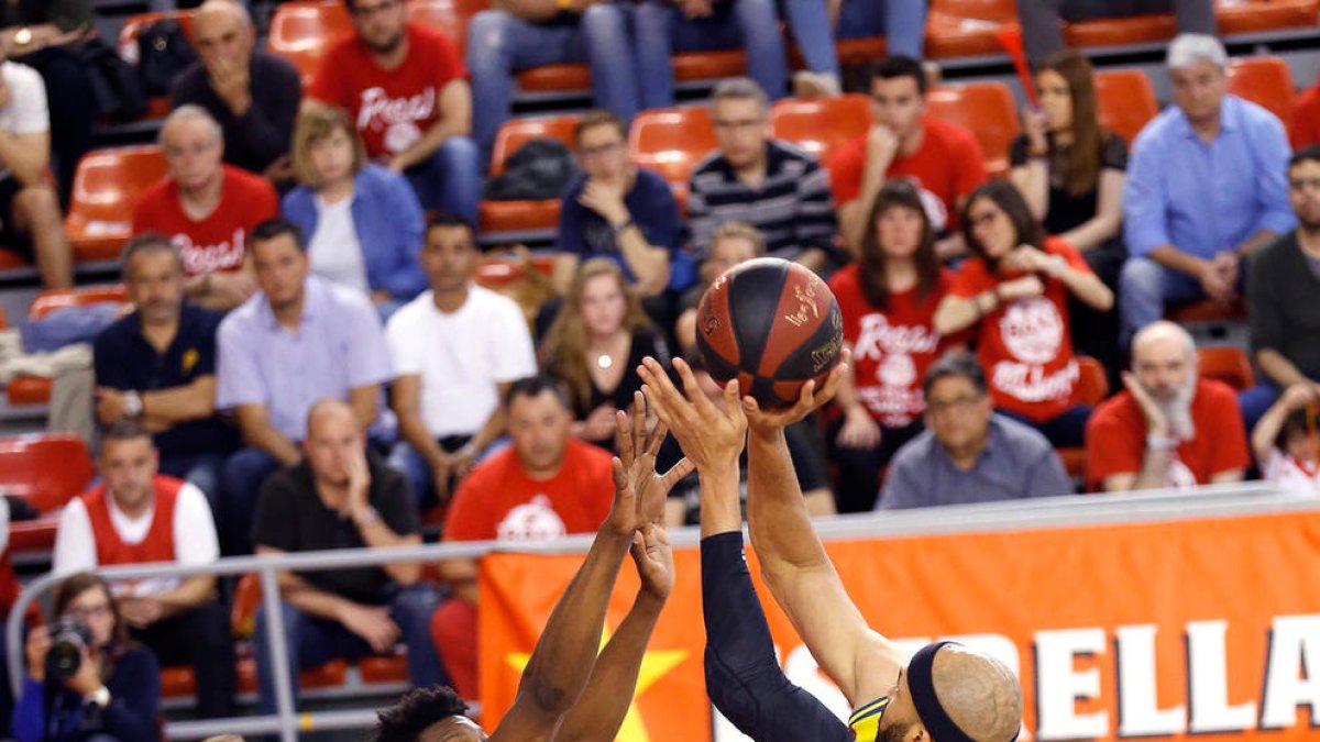 Permís per seguir somiant