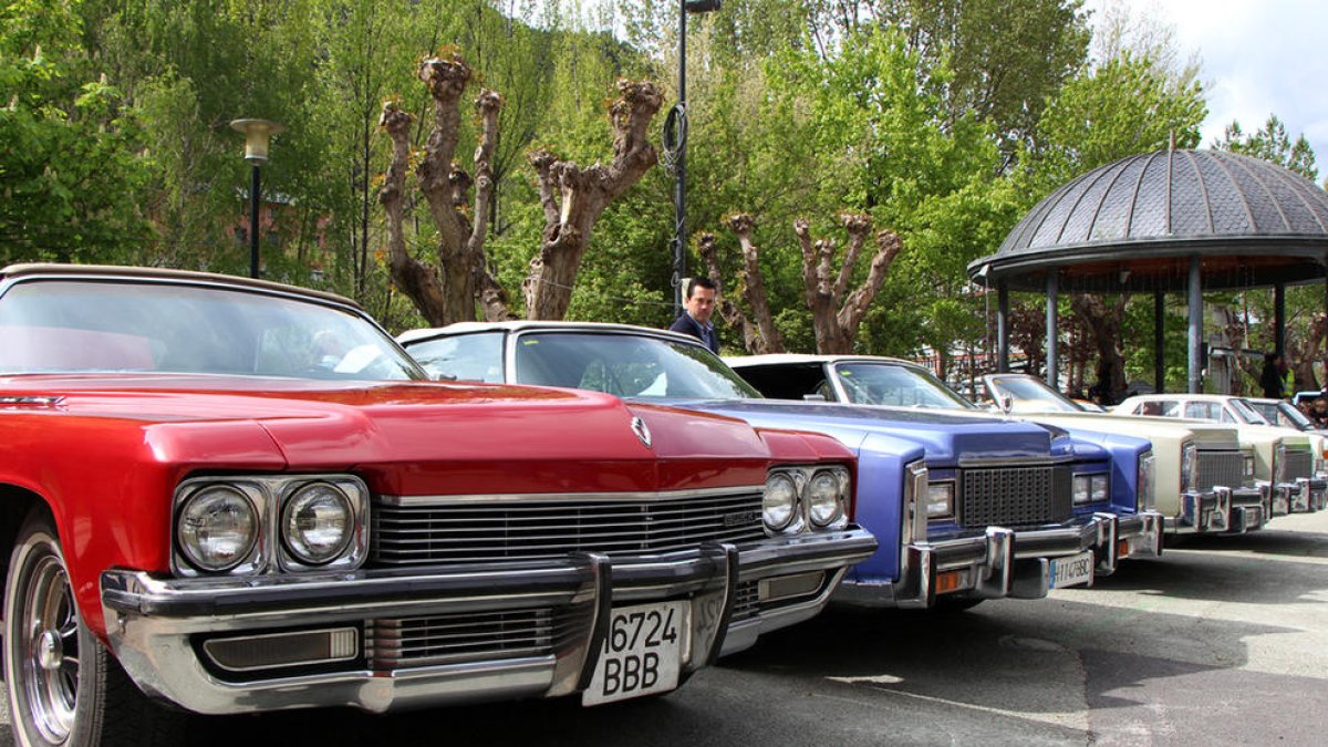 L'Associació de cotxes antics porta 114 vehicles de visita