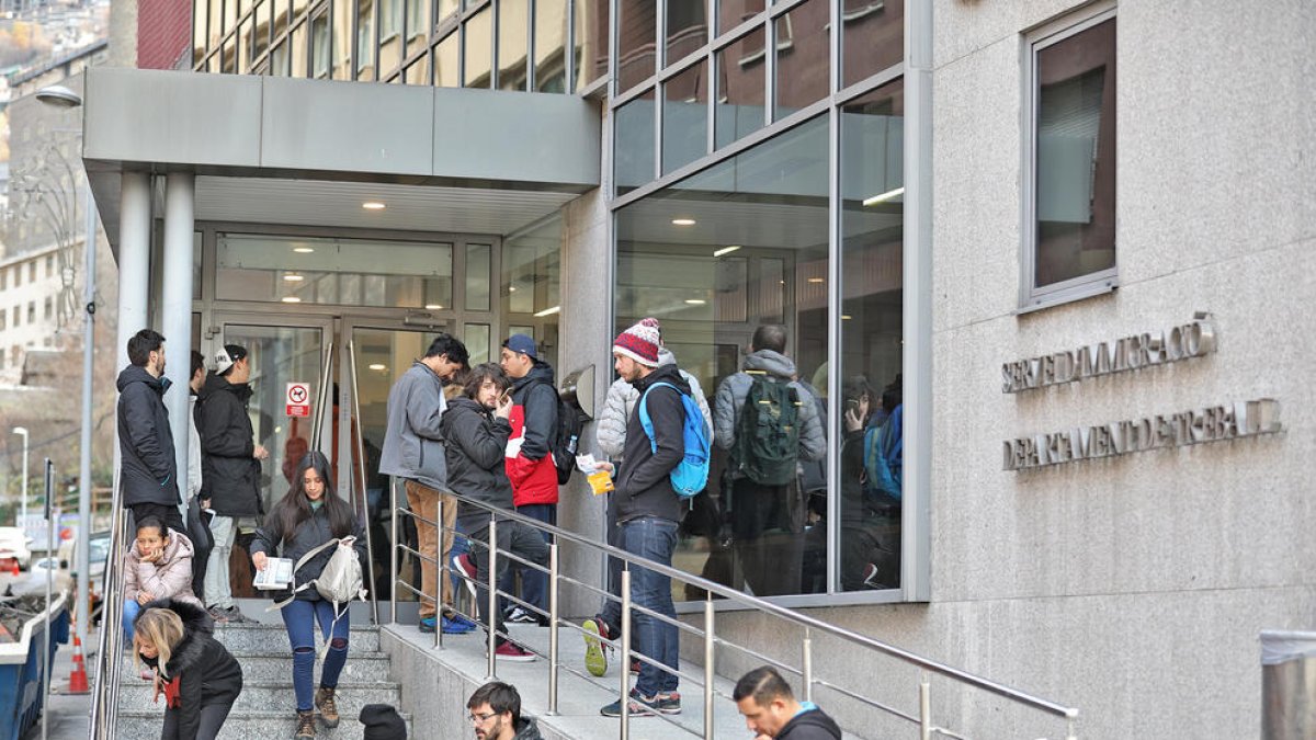 La falta de neu ha fet marxar força temporers