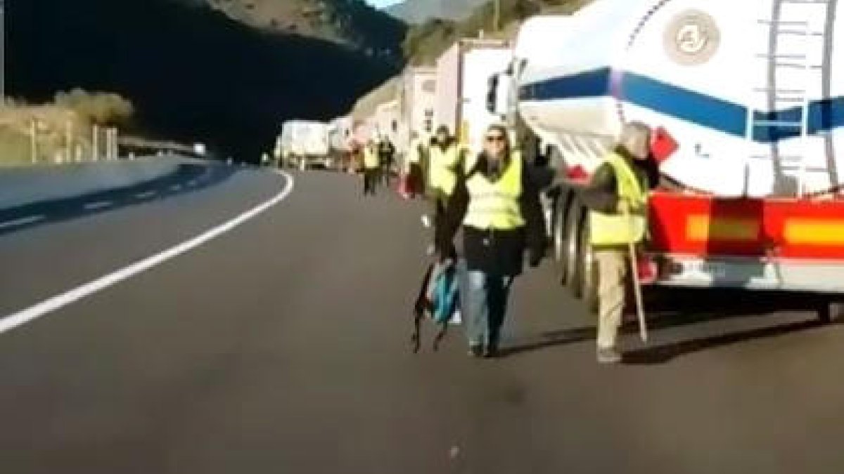 Els Armilles Grogues aturen camions