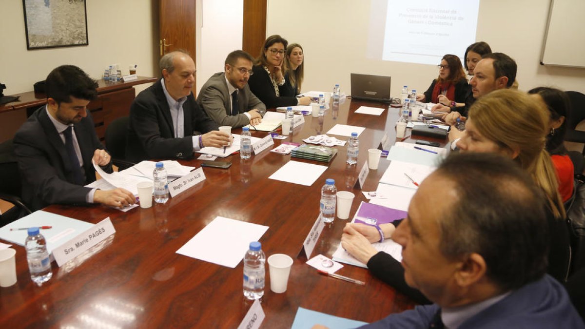 Reunió de la comissió nacional de prevenció de la violència de gènere
