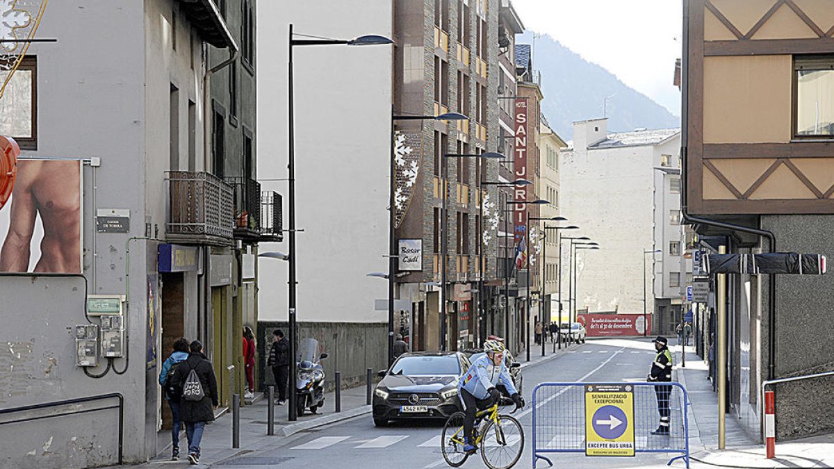 Els comerciants demanen places d'aparcament a Príncep Benlloch