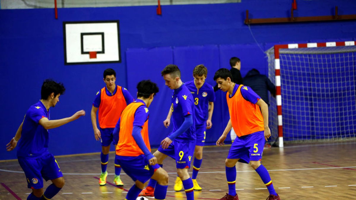 La selecció viatja a Kaunas amb el repte de competir