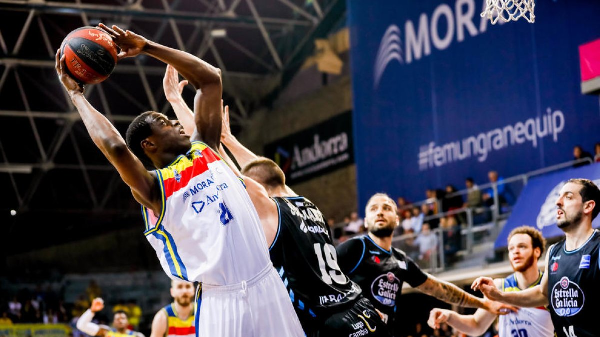 El MoraBanc guanya al Breogán i segueix somiant amb el play-off