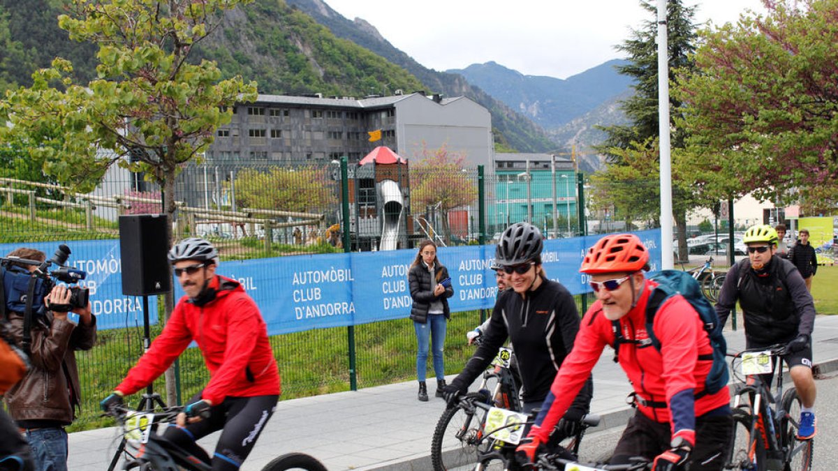 Mobilitat aposta pel carril bici per als patinets elèctrics