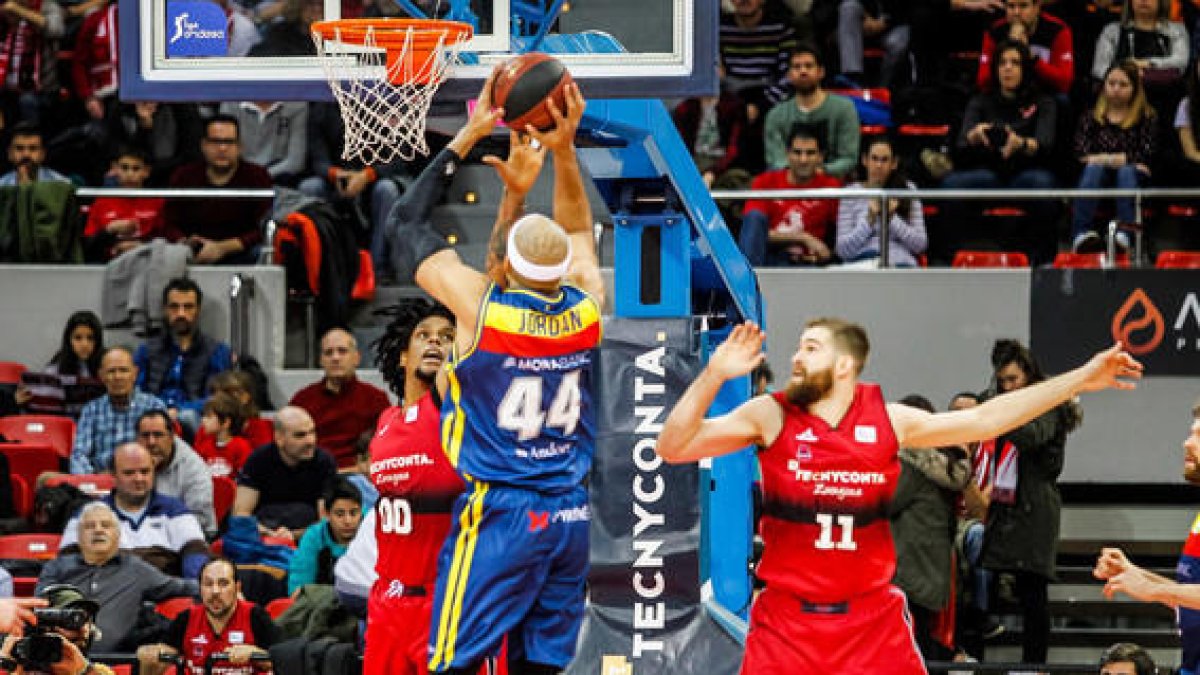 El MoraBanc venç i convenç a Saragossa