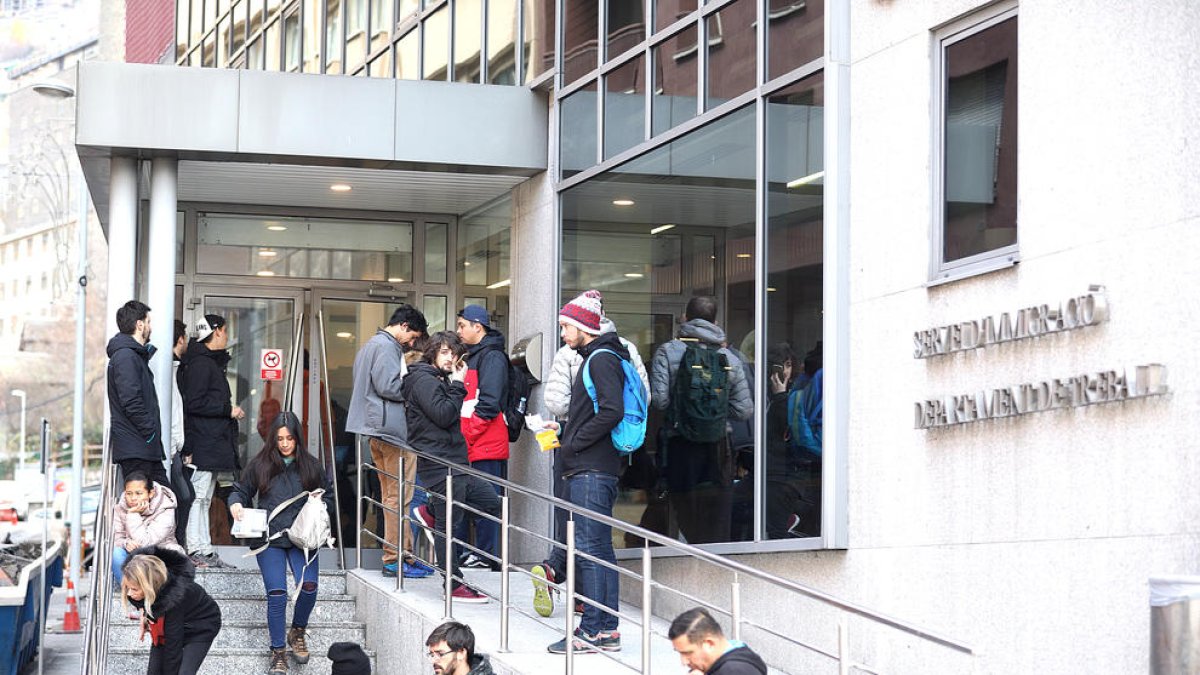 Un 16% més de permisos de treball i residència el tercer trimestre del 2018