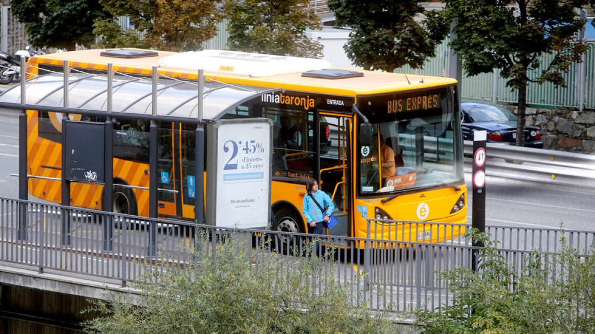 Empreses de bus veuen temerària l'oferta que s'ha endut la línia 1