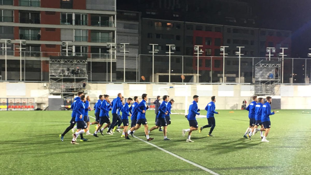 La selecció rep un rival tocat