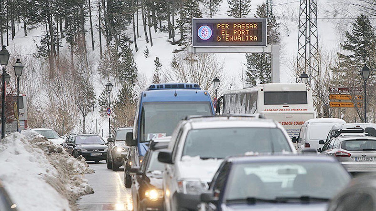 La millora de la carretera amb França s'encalla