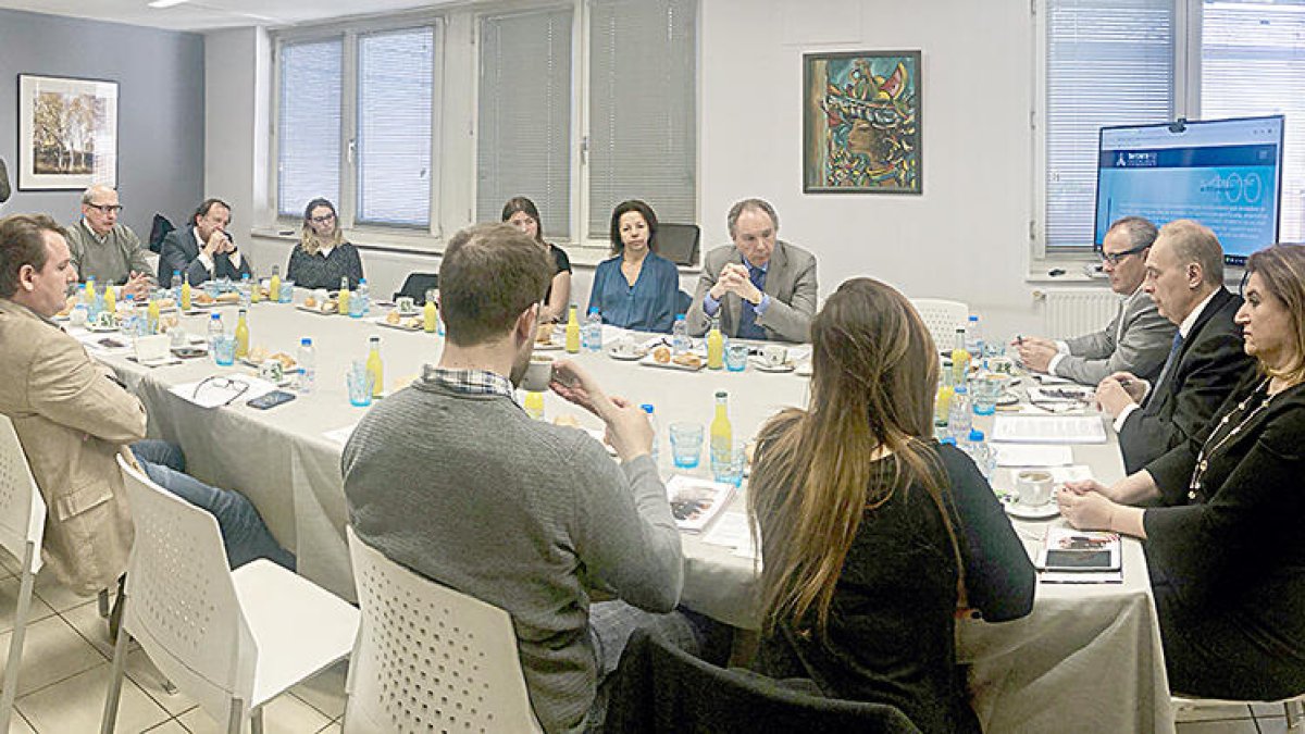 Pintat es compromet a no apujar els impostos